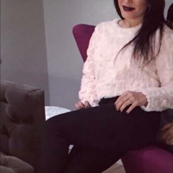 H&M faux fur sequin cropped light pink round neck sweater size 4 - Picture 9 of 9